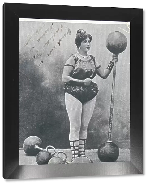 Madama Soffritti weightlifter