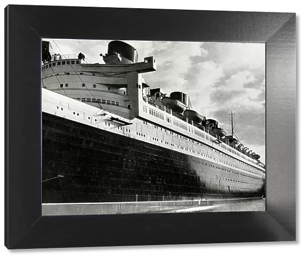 RMS Queen Mary awaiting launch