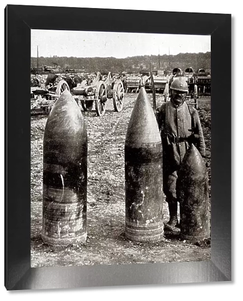 The 155mm shell makes French soldier look small, WW1