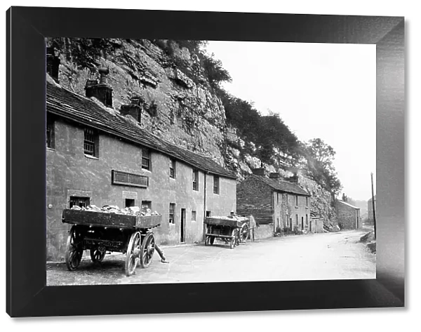 Stoney Middleton Lover's Leap Inn early 1900s