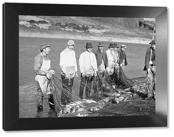 Salmon fishing Columbia River Oregon USA early 1900s