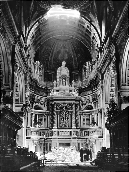 The High Altar of St. Pauls Cathedral; Second World War, 19