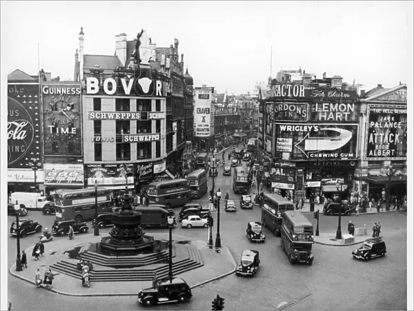 Piccadilly Circus 1956
