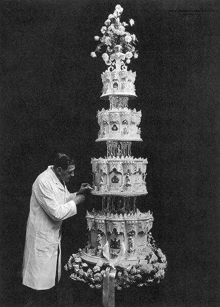 queen elizabeth wedding cake. Queen Elizabeth#39;s wedding cake