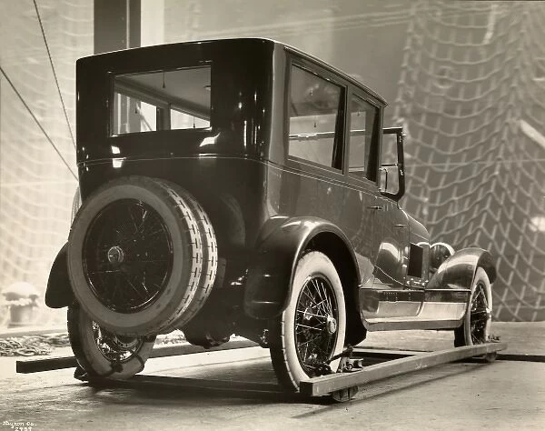 1920s car. French Line, Putting Auto aboard S.S