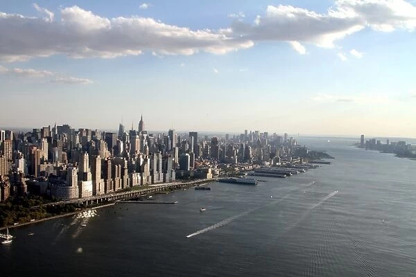 Aerial view of New York skyline, America