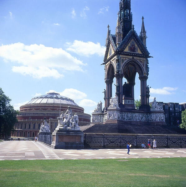 The Albert Memorial and the Royal Albert Hall, London. Date: circa 1980s