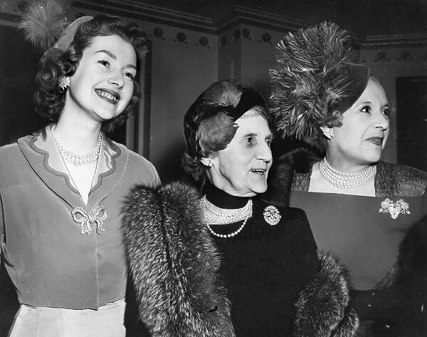 Barbara Cartland with mother Polly and daughter Raine