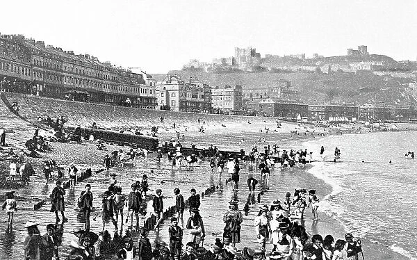 Beach and Castle, Dover early 1900's