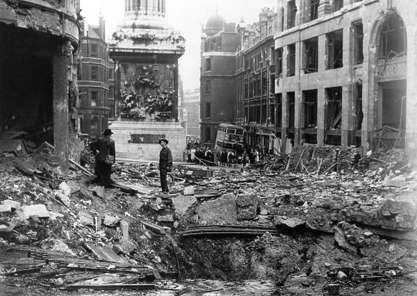 Blitz in London -- bombing near the Monument