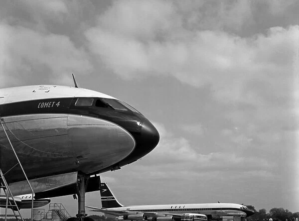 Boeing 707-436 G-APFD first BOAC 707 LAP 1960
