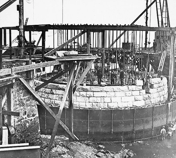 Building the Forth Railway Bridge - main pier
