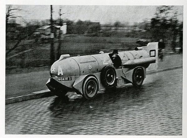 Car designed for world speed records
