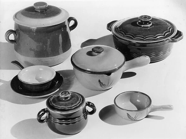 Ceramic and earthenware pots and pans, casserole and soup dishes, etc