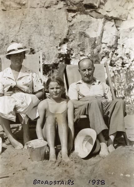Classic Seaside Family snap - Broadstairs