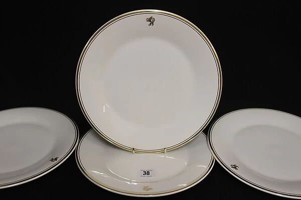 Cunard Line, Royal Doulton QE2 dinner plates