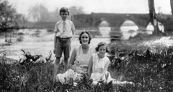 Cynthia Mosley and children