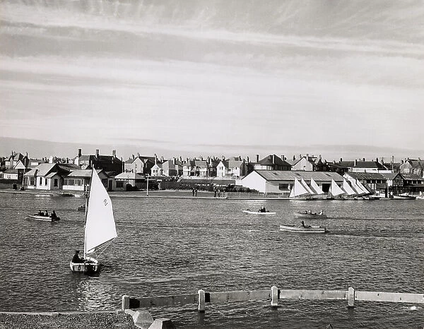 A fine view of Ashton Marine Lake, at Ansdell, Lytham St. Annes, Lancashire, England. Date: 1950s