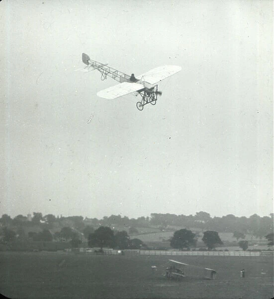 Gustav Hamel in flight