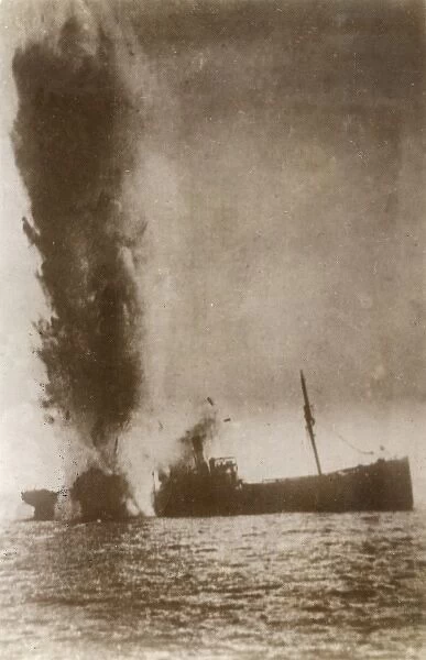 Italian steamer torpedoed by German U-boat, WW1