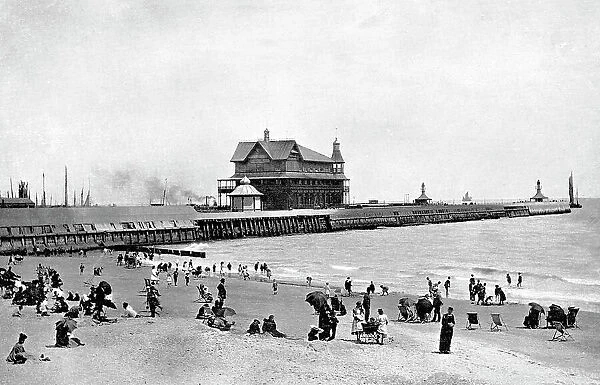 Lowestoft Pier early 1900s