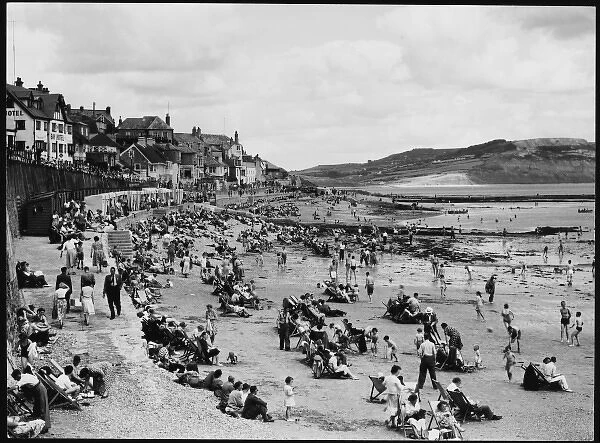 Lyme Regis  /  Beach 1950S