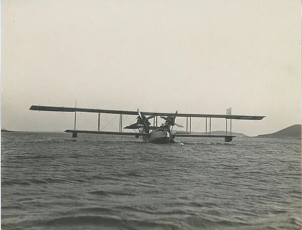 Mooring a Curtiss H12 Large America at RNAS Tresco Scillies