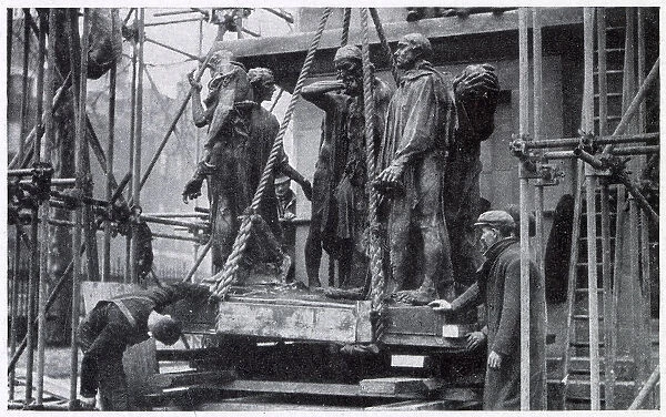Moving Famous London Statues to Safety 1941