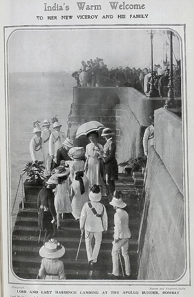 New Viceroy of India, Lord Hardinge and Lady Hardinge receive a warm welcome upon landing at the Apollo Bundar, Bombay (Mumbai) India. Date: 1910