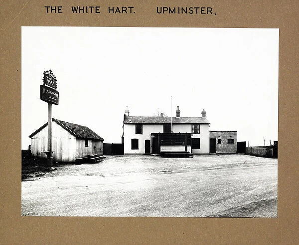 Photograph of White Hart PH, Upminster, Greater London