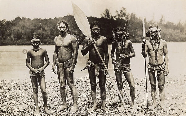 Polynesians with spear, bow and arrow and leaf-shaped paddle