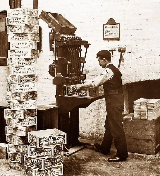Port Sunlight - nailing wooden boxes - early 1900s