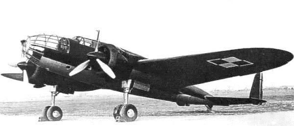 PZL-37 Los -entered service in early 1938, but delivery