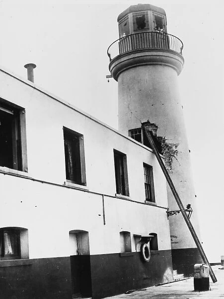Scarborough Lighthouse damage, 1914