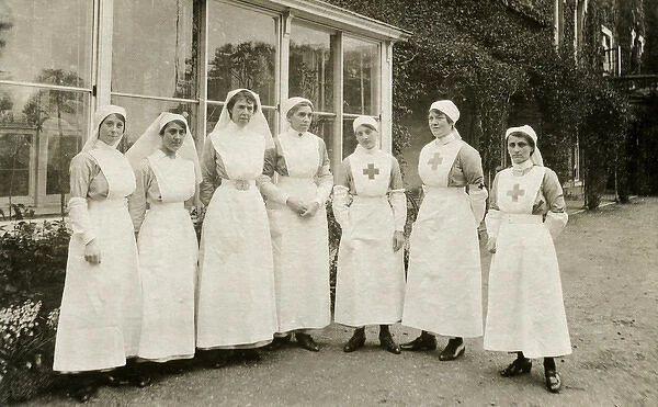 Seven VAD nurses at Quex Park