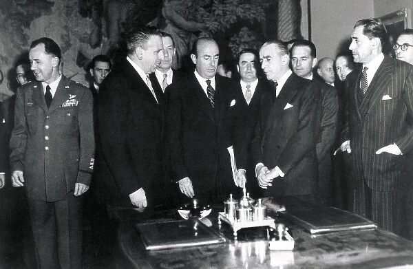 Spain. Agreement with the United States (26th September 1953)