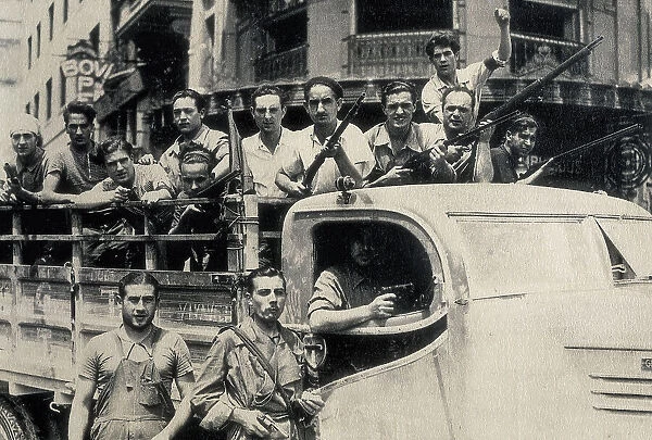 Spanish Civil War (1936-1939). Militia marching