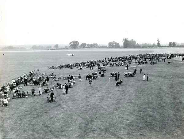 Spectators at the 1956 Royal Aeronautical Society Garden?