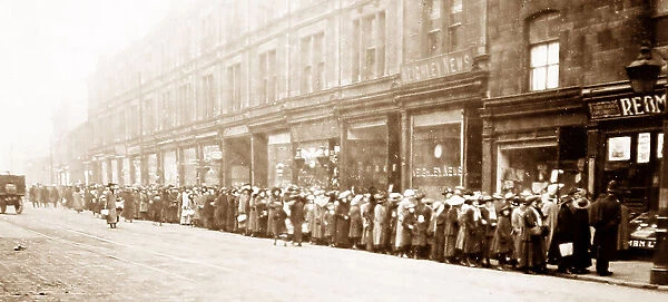 Sugar queue in Keighley in 1917