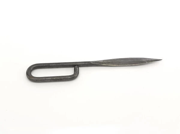 Trench knife made from a barbed wire stanchion 1916