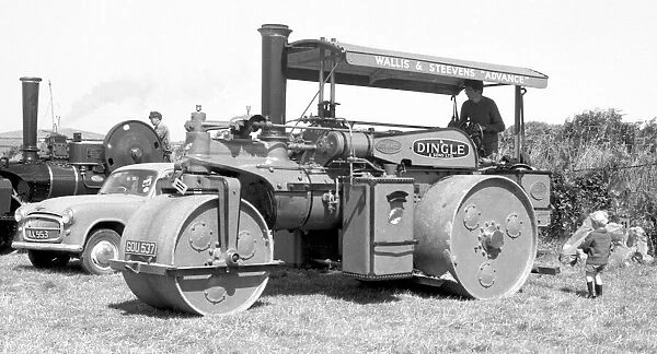 Wallis and Steevens Road Roller GOU 537 Amy