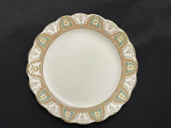 White Star Line, Gothic arch dinner plate with WSL initials