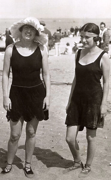 Two women on the Beach - Summer season at Deauville
