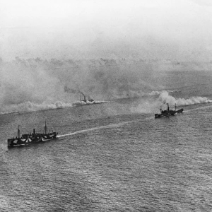 British torpedo boat destroyers at sea, WW1