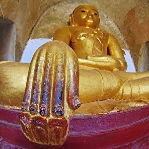 Buddha statue Gawdawpalin Temple Pagoda, Old Bagan, Myanmar
