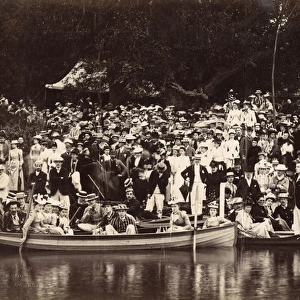 Cambridge Boat Club crew and spectators