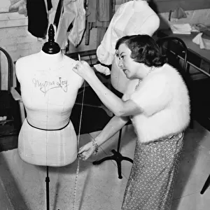Dolly Tree measuring the dummy for Myrna Loy