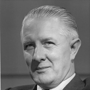 Dr Es Moult CBE - RAeS President (1961-1962)