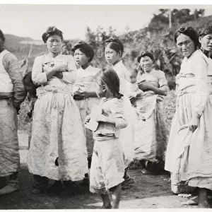 Group of women and children, Korea, c. 1910