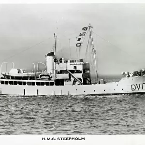 H. M. S. Steepholm (DV17) - Isles-class trawler